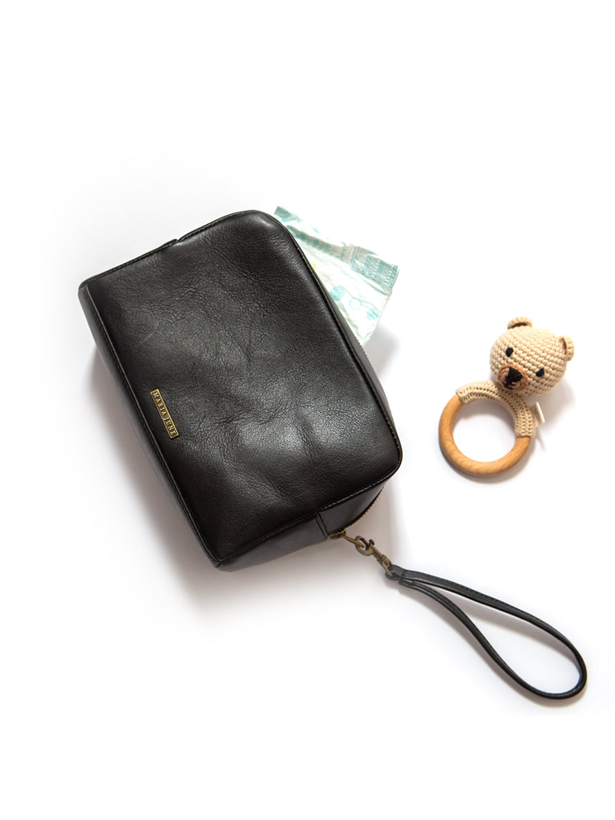 MJ ESSENTIALS POUCH - BLACK